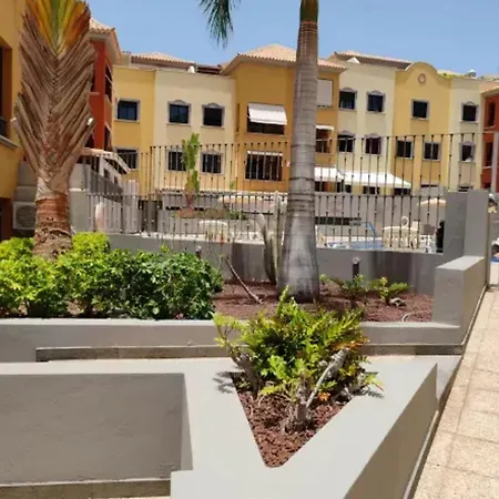Modern In Adeje, 65 Sqm, Year-round Pool Appartamento *