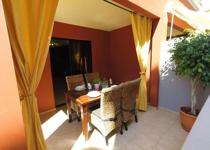 Modern In Adeje, 65 Sqm, Year-round Pool דירה *