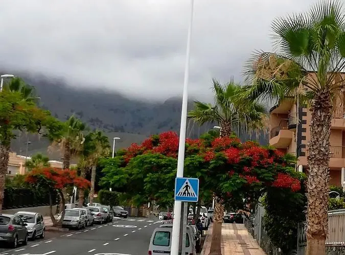 דירה Modern In Adeje, 65 Sqm, Year-round Pool