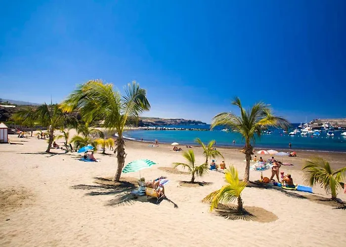 Modern In Adeje, 65 Sqm, Year-round Pool דירה