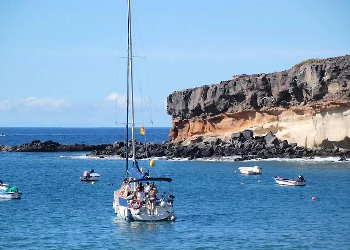 Modern In Adeje, 65 Sqm, Year-round Pool דירה אדחה