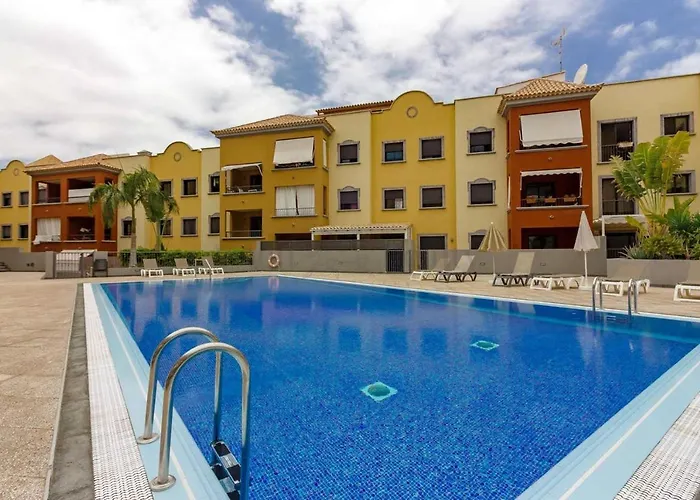 Modern In Adeje, 65 Sqm, Year-round Pool דירה