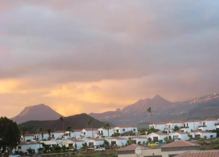 דירה Modern In Adeje, 65 Sqm, Year-round Pool